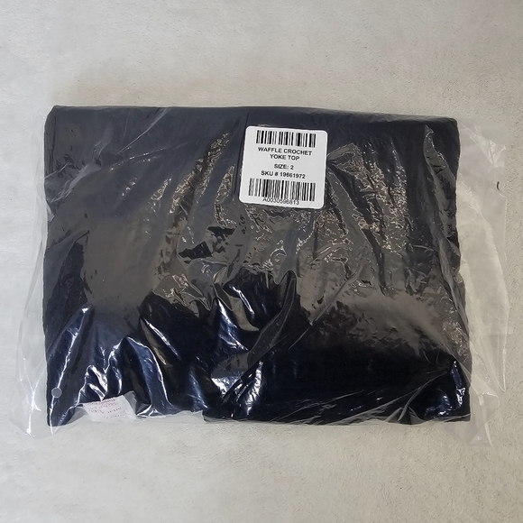 Torrid Black Waffle Knit Crochet Yoke Top Size 18 / 20 - Picture 10 of 10